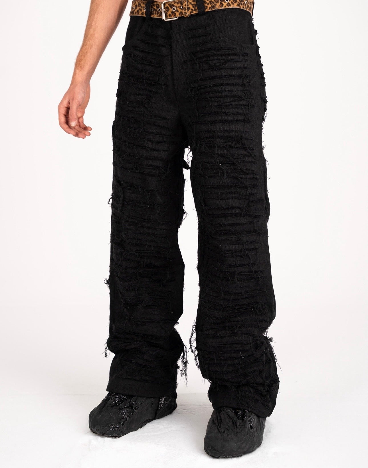 Cracks pants